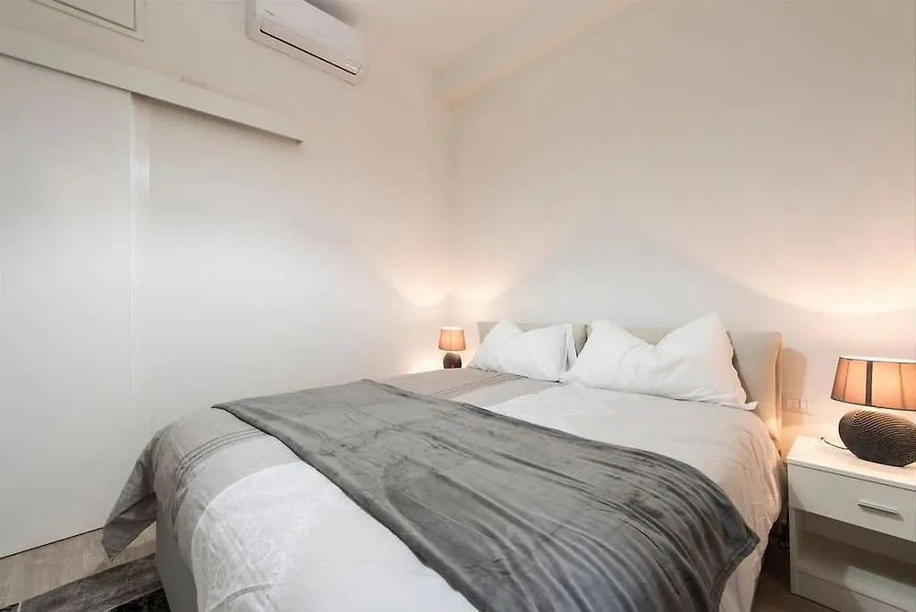 Porta Garibaldi White Flat Apartment Milan